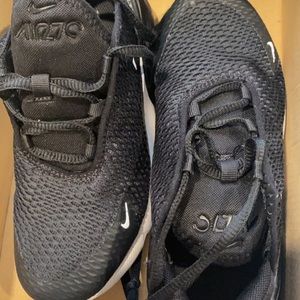 Girls Used Nike 270s